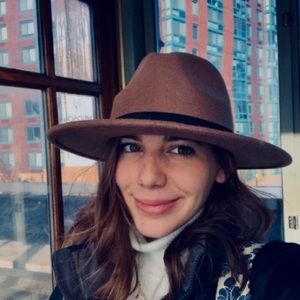 Meet your Posher, Emma